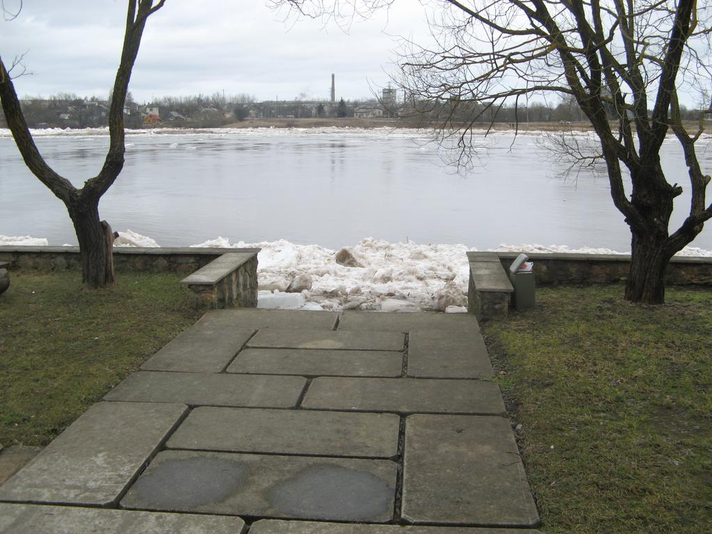 Daugavkrasti Hotel Jēkabpils Buitenkant foto