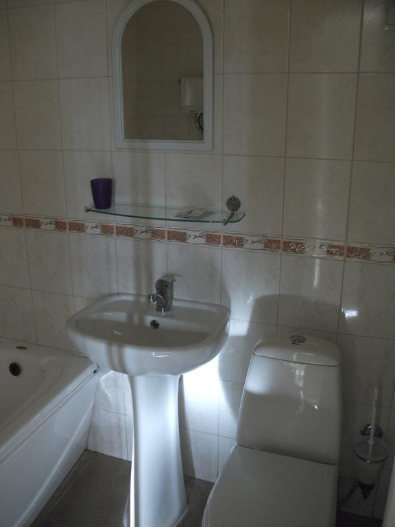 Daugavkrasti Hotel Jēkabpils Buitenkant foto